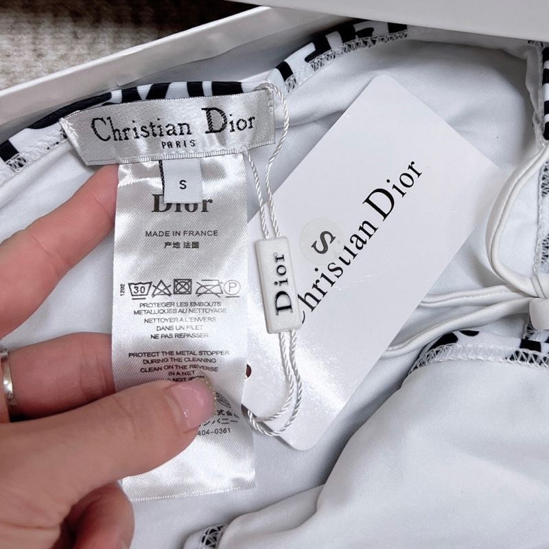 CHRISTIAN DIOR